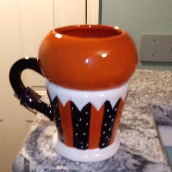 Halloween Mug Johanna Parker🎃🎃🎃🎃 - Picture 2 of 4